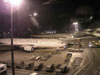 Changi Airport 3.JPG (109528 byte)